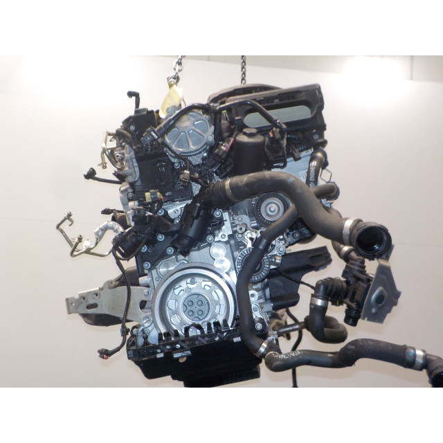 Motor Mercedes-Benz C (W206) (2021 - Präsens) Sedan C-180 1.5 EQ Boost (A0001E28C-180 1.5 EQ Boost)
