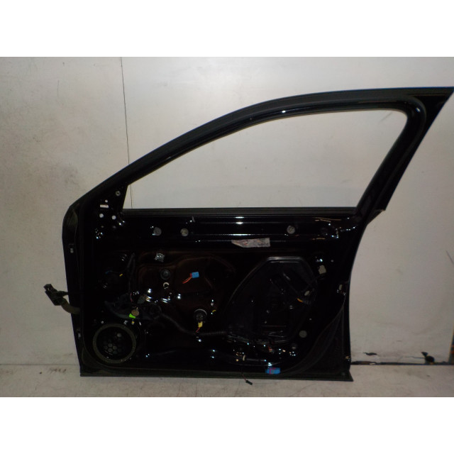 Rechte vordere Tür Skoda Superb (3V3) (2015 - Präsens) Hatchback 2.0 TDI (DFCA)