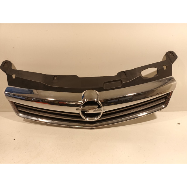 Grill Opel Astra H SW (L35) (2005 - 2014) Combi 1.8 16V (Z18XER(Euro 4))