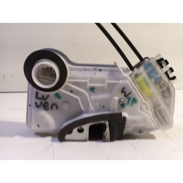 Türverriegelungsmechanismus elektrische Zentralverriegelung vorne links Peugeot 108 (2018 - Präsens) Hatchback 1.0 12V VVT-i (1KRFE(CFB))