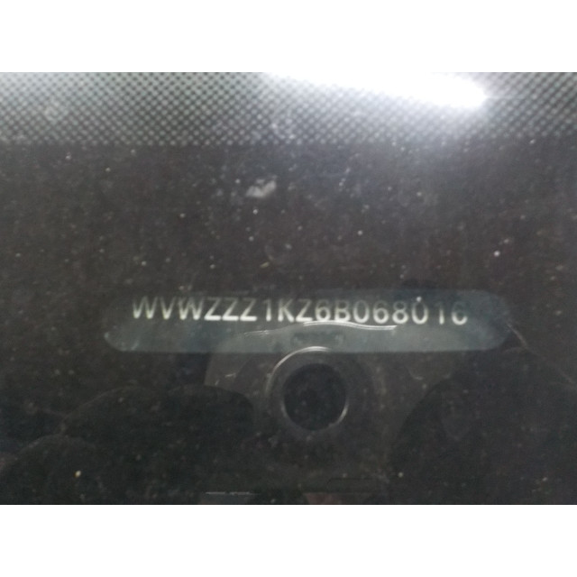 Rücklicht hinten Kofferraumdeckel links Volkswagen Golf V (1K1) (2003 - 2006) Hatchback 1.4 FSI 16V (BLN)