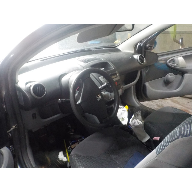 Außenspiegel links Peugeot 107 (2005 - 2014) Hatchback 1.0 12V (384F(1KR))