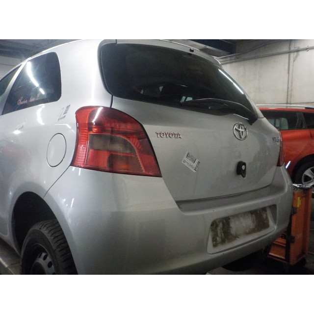 Elektrisch betriebene Fensterhebermechanismus vorne links Toyota Yaris II (P9) (2005 - 2010) Hatchback 1.3 16V VVT-i (2SZFE)