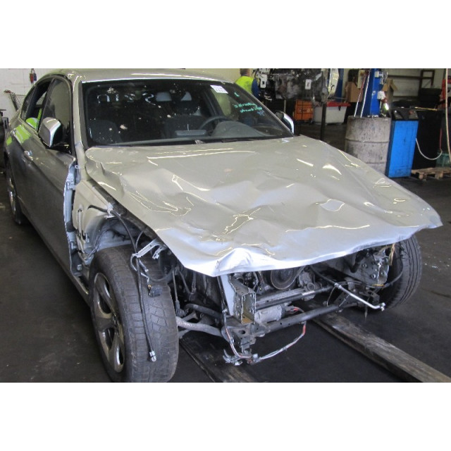 Sicherheitsgurt mitte hinten BMW 3 serie (F30) (2012 - 2015) Sedan 318d 2.0 16V (N47-D20C)