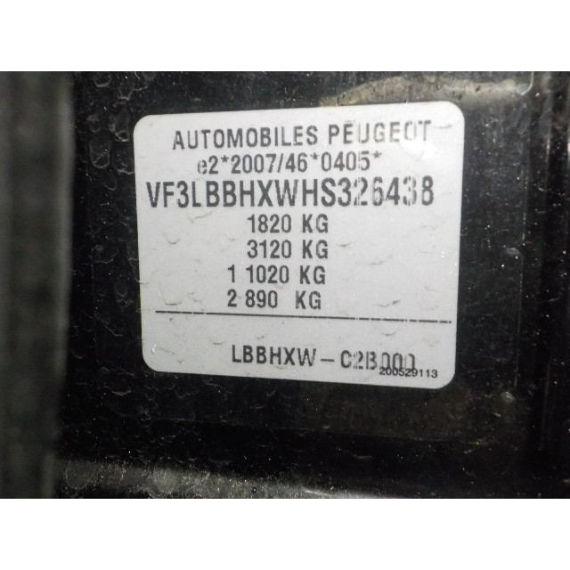 Bremssattel links vorne Peugeot 308 (L3/L8/LB/LH/LP) (2013 - 2021) Hatchback 1.6 e-HDi (DV6C(9HC))