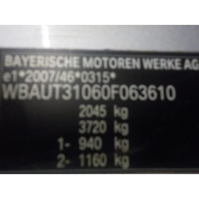 Lampenschutz links BMW 3 serie Touring (E91) (2007 - 2013) Combi 318d 16V (N47-D20A)