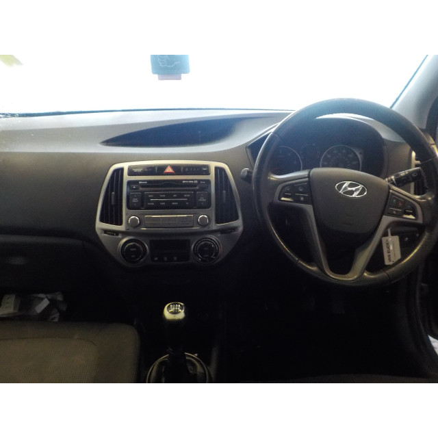 Elektrisch betriebene Fensterhebermechanismus vorne links Hyundai i20 (2008 - 2015) Hatchback 1.4 CRDi 16V (D4FC)