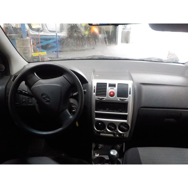 Rücklicht links außen Hyundai Getz (2005 - 2009) Hatchback 1.5 CRDi 16V (D4FAL)