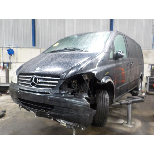 Radnabe links vorne Mercedes-Benz Viano (639) (2003 - 2010) MPV 2.2 CDI 16V (OM646.982)