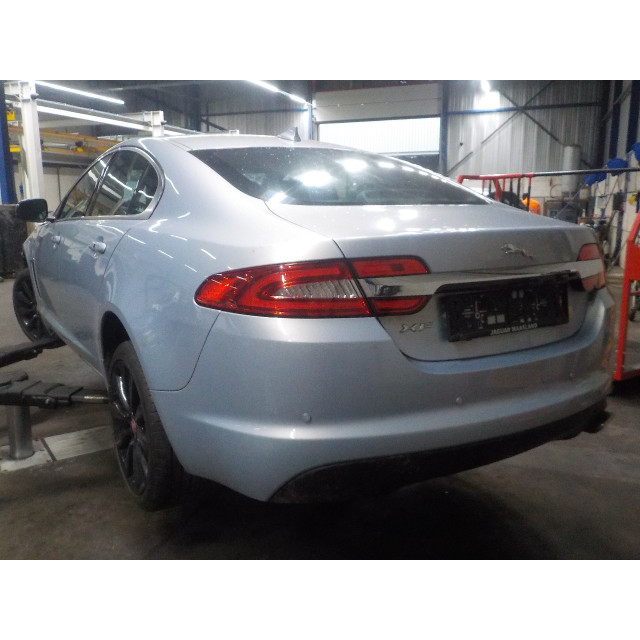 Behälter für Scheibenwaschanlage Jaguar XF (CC9) (2011 - 2015) Sedan 2.2 D 16V (224DT)