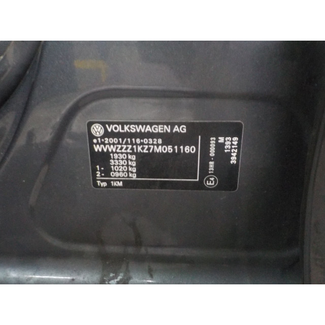 Rücklicht hinten Kofferraumdeckel links Volkswagen Jetta III (1K2) (2005 - 2010) Sedan 2.0 FSI 16V (BVY(Euro 4))