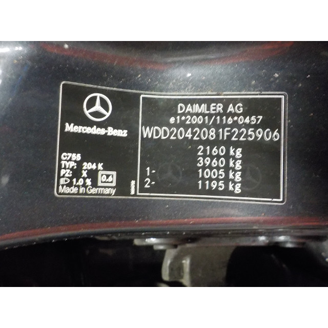 Vorderkante Verriegelungsplatte Mercedes-Benz C Estate (S204) (2007 - 2008) Combi 2.2 C-220 CDI 16V (OM646.811)