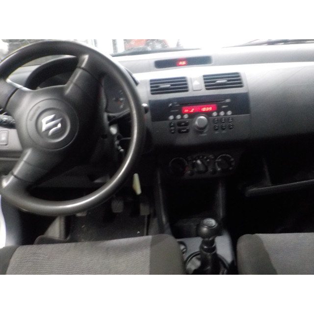 Sicherheitsgurt rechts vorne Suzuki Swift (ZA/ZC/ZD1/2/3/9) (2005 - 2010) Hatchback 1.3 VVT 16V (M13A VVT)
