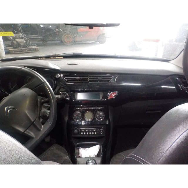Cockpit Citroën C3 (SC) (2012 - 2016) Hatchback 1.2 VTi 82 12V (EB2F(HMZ))