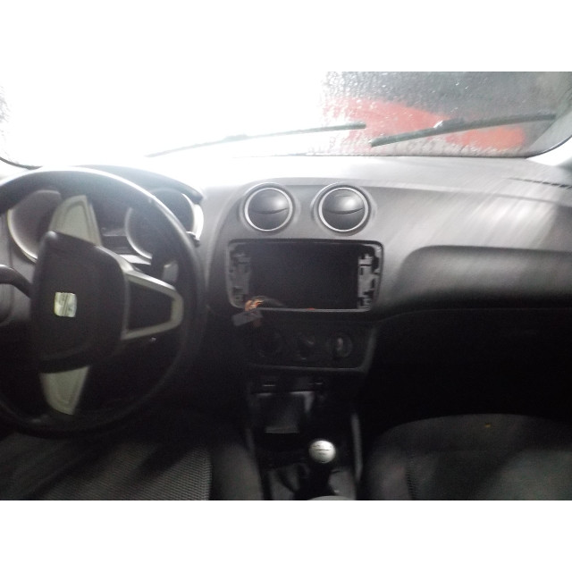 Scheinwerfer links Seat Ibiza IV (6J5) (2008 - 2010) Hatchback 5-drs 1.4 TDI (BMS)