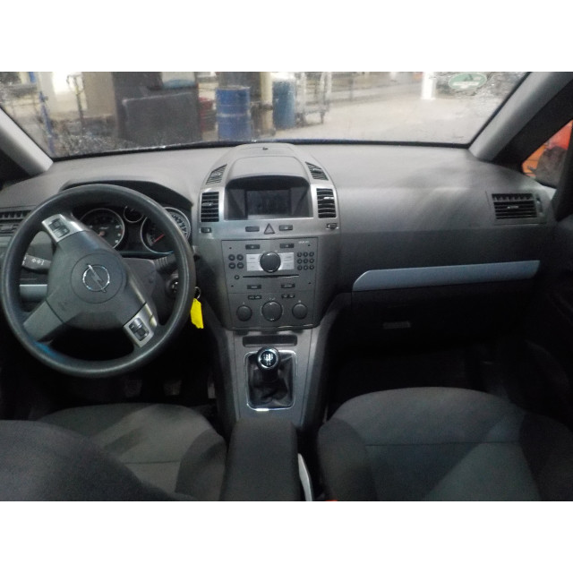Cockpit Opel Zafira (M75) (2005 - 2012) MPV 1.6 16V (Z16XE1(Euro 4))