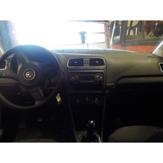 Airbag-Modul Volkswagen Polo V (6R) (2011 - 2014) Hatchback 1.2 TSI (CBZC(Euro 5))