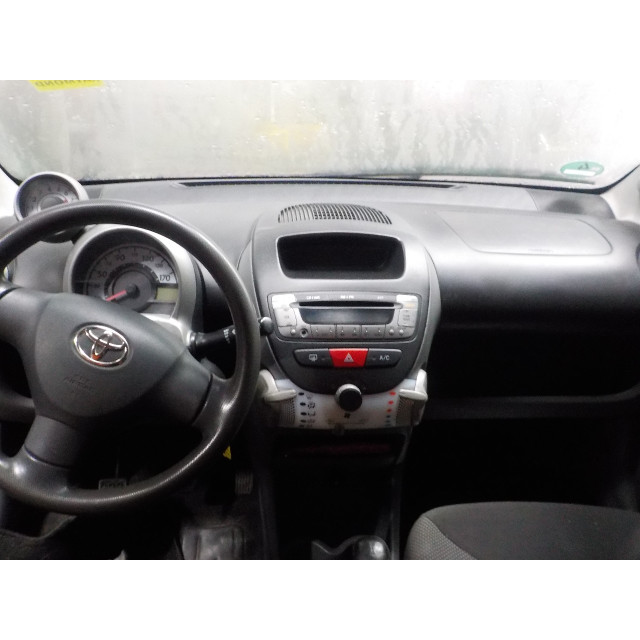 Motor Toyota Aygo (B10) (2005 - 2014) Hatchback 1.0 12V VVT-i (1KR-FE)