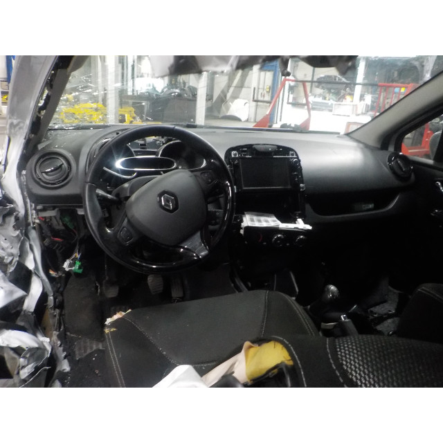Elektrisch betriebene Fensterhebermechanismus vorne rechts Renault Clio IV Estate/Grandtour (7R) (2012 - Präsens) Combi 5-drs 1.5 Energy dCi 90 FAP (K9K-608(K9K-B6))