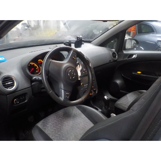 Linke hintere Tür Opel Corsa D (2010 - 2014) Hatchback 1.3 CDTi 16V ecoFLEX (A13DTE(Euro 5))
