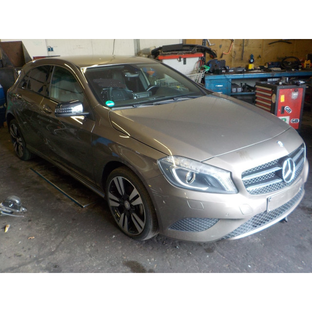 Handbremslöser Mercedes-Benz A (W176) (2012 - 2014) Hatchback 1.8 A-180 CDI 16V (OM651.901(Euro 5))