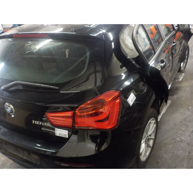 Navigationsanzeige BMW 1 serie (F20) (2015 - 2019) Hatchback 5-drs 116d 1.5 12V TwinPower (B37-D15A)