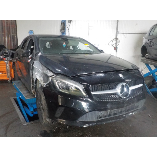 Bremskraftverstärker Mercedes-Benz A (W176) (2012 - 2018) Hatchback 1.6 A-200 16V (M270.910)