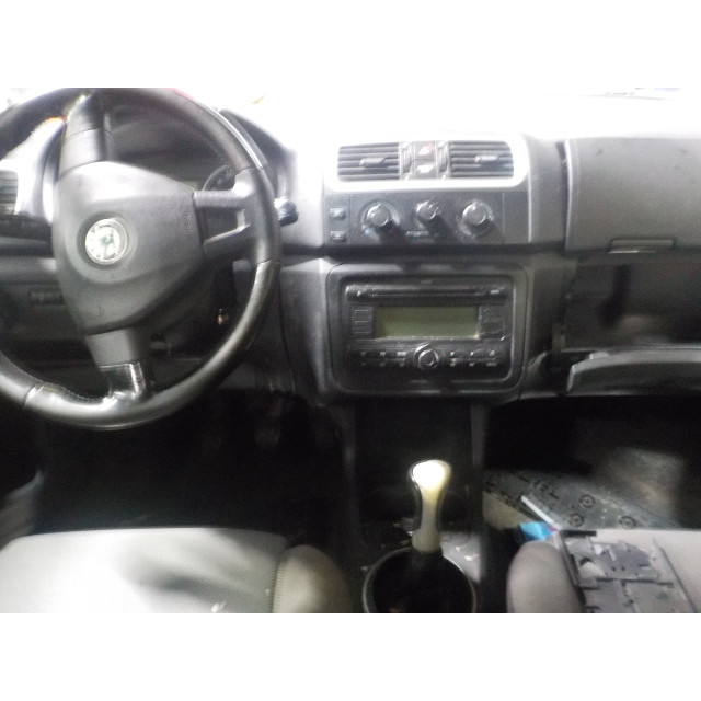 Sicherheitsgurt links vorne Skoda Fabia II (5J) (2007 - 2014) Hatchback 5-drs 1.4i 16V (BXW)
