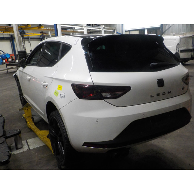 Radnabe links vorne Seat Leon (5FB) (2014 - Präsens) Hatchback 5-drs 1.4 TSI ACT 16V (CZEA)