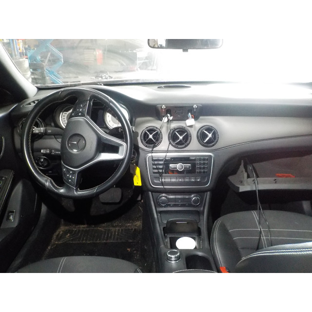 Turbo-Leitungen Mercedes-Benz CLA (117.3) (2013 - 2019) Sedan 1.6 CLA-200 16V (M270.910)