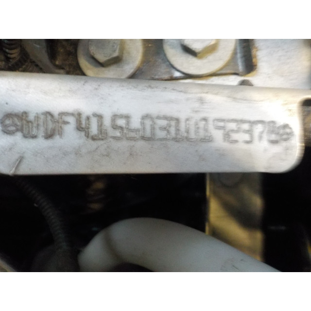 Vorderkante Verriegelungsplatte Mercedes-Benz Citan (415.6) (2012 - Präsens) Citan Van 1.5 108 CDI (OM607.951)