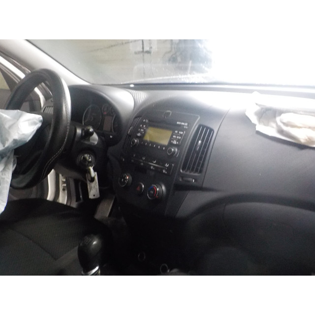 Elektrisch betriebene Fensterhebermechanismus vorne rechts Hyundai i30 (FD) (2007 - 2011) Hatchback 1.6 CRDi 16V VGT LP (D4FB)