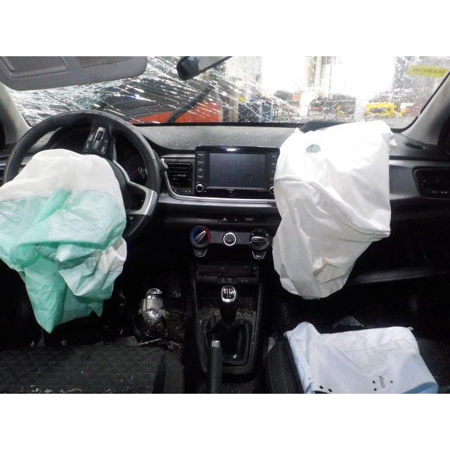 Rücklicht hinten Kofferraumdeckel rechts Kia Rio IV (YB) (2017 - 2020) Hatchback 1.0i T-GDi 100 12V (G3LC)
